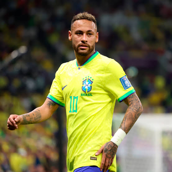 Neymar é cortado da seleção brasileira após polêmicas com garotas de programa