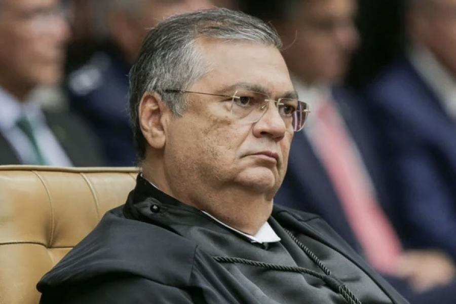 TJDFT aumenta em 80% penduricalho de juízes e ignora decisão histórica de Flávio Dino que suspendeu benefícios