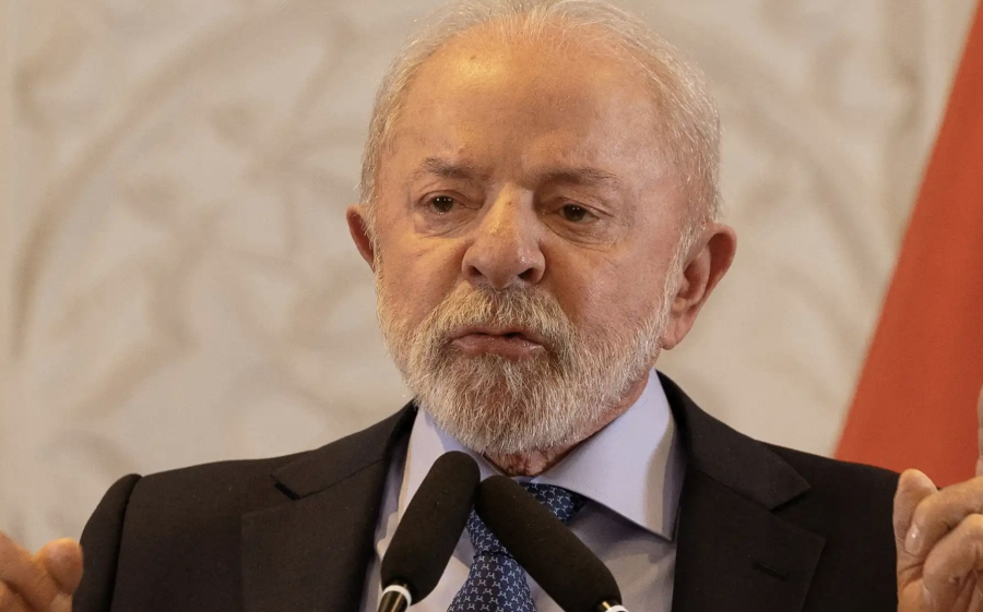 Maioria dos brasileiros diz que o país está no rumo errado e 70% rejeita reeleição de Lula 