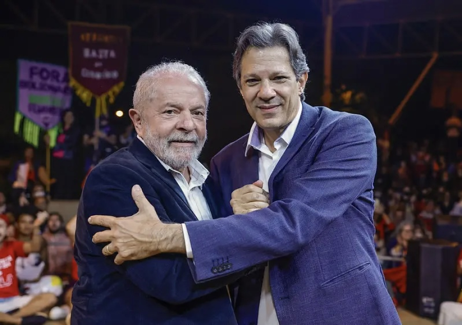 Lula e Haddad vão aumentar imposto da bebida e cigarro 