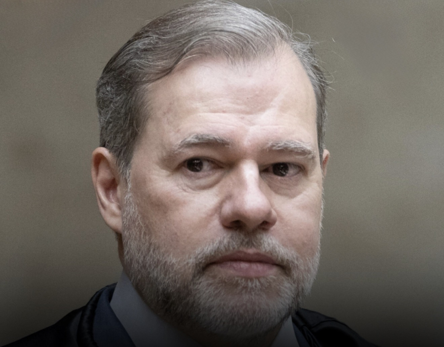 Dias Toffoli, que deveria ser afastado do STF, assume vaga no TSE
