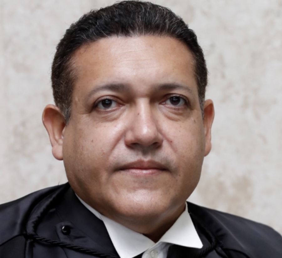 Ministro Kássio Nunes do STF e esposa viajaram em voo bancado por advogada do banco master