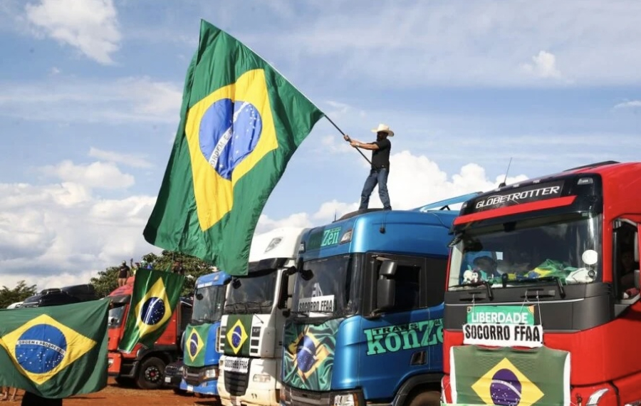 STF condena empresário a 14 anos de prisão por doação de R$ 500 para ônibus do 8 de janeiro