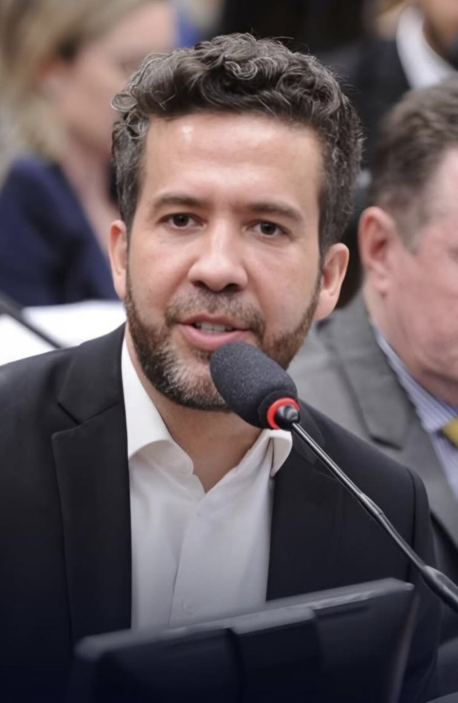 Janones da rachadinha é investigado pelo TCU por enviar emenda de R$ 4 milhões  à prefeitura de sua ex