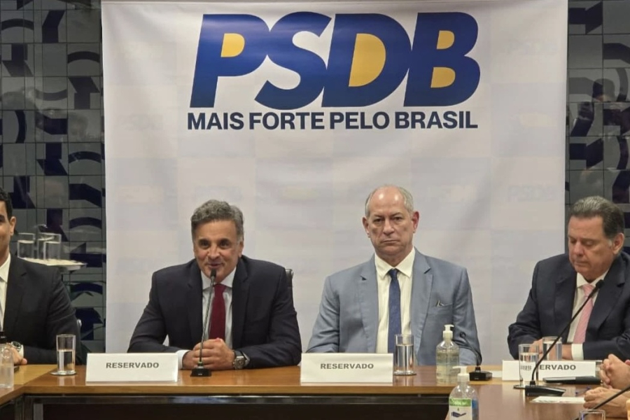 Aécio Neves convida Ciro Gomes para ser candidato à presidente do Brasil pelo PSDB