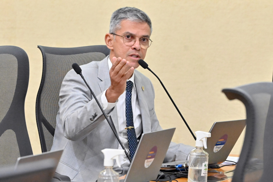 Coronel Azevedo solicita do Governo a aplicação da recomposição salarial