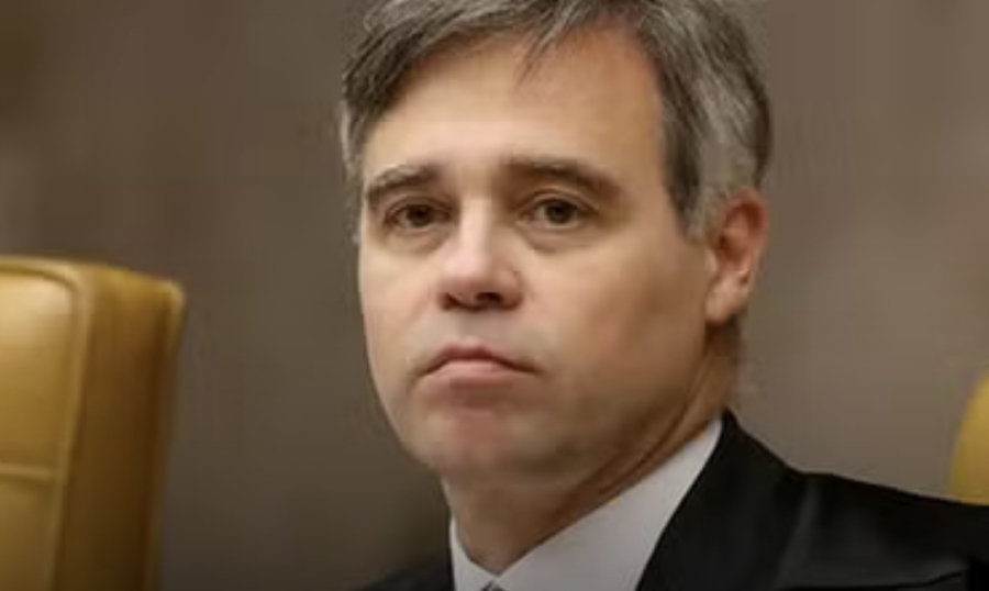 Avião com ministro André Mendonça passa por problema antes da decolagem