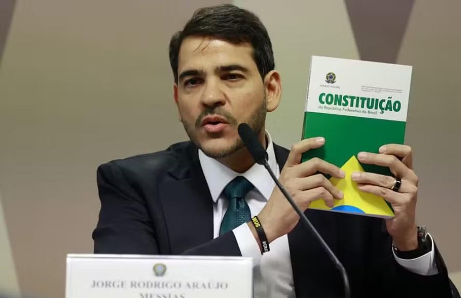 Messias é aprovado na CCJ e votação segue para o plenário do Senado