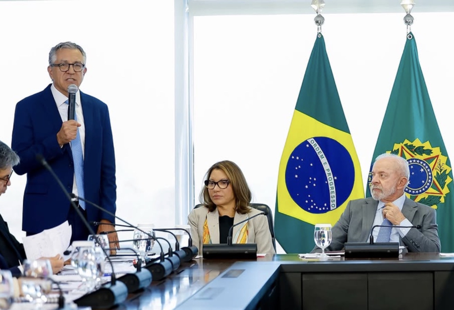 Lula que comemorou COVID, pressiona perseguição aos médicos, ministros e até presidente durante atuação na pandemia
