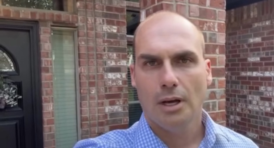 Eduardo Bolsonaro Denuncia Abordagem de Jornalista do Intercept à Família nos EUA