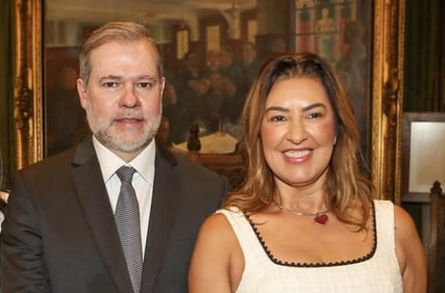 Namorada de Tóffoli ganha cargo no TSE