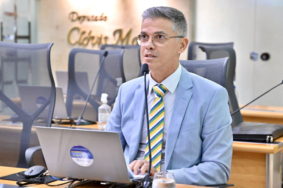 Coronel Azevedo critica substituição do Dia das Mães por Dia da Família
