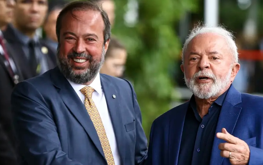 Lula quer acabar com os carros dos brasileiros, agora vai AUMENTAR de 30 para 32% o etanol na gasolina