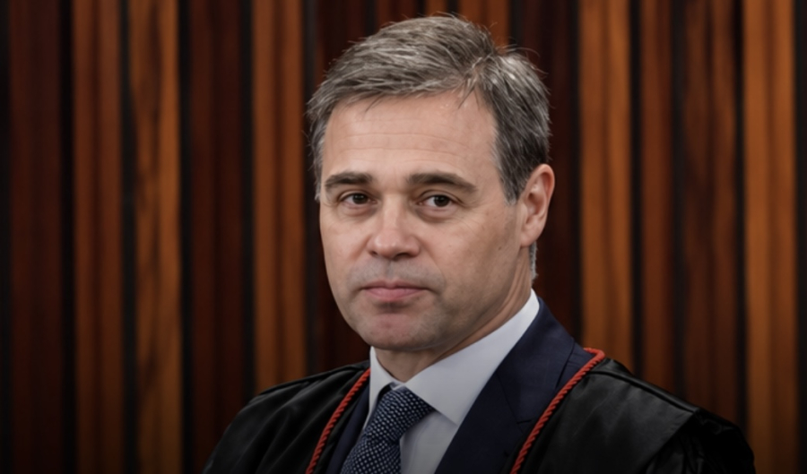 Ministro André mendonça tem segurança reforçada com policiais federais, carros blindados e colete a prova de balas
