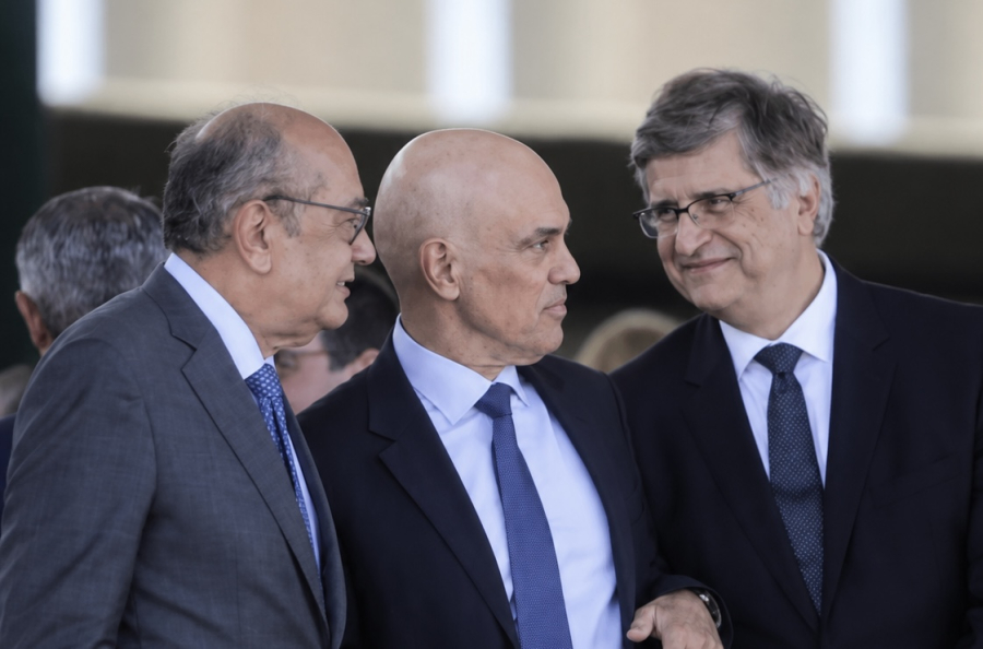 Detonado pelo povo brasileiro, Gilmar Mendes tenta limpar imagem atacando Mendonça e Fux 