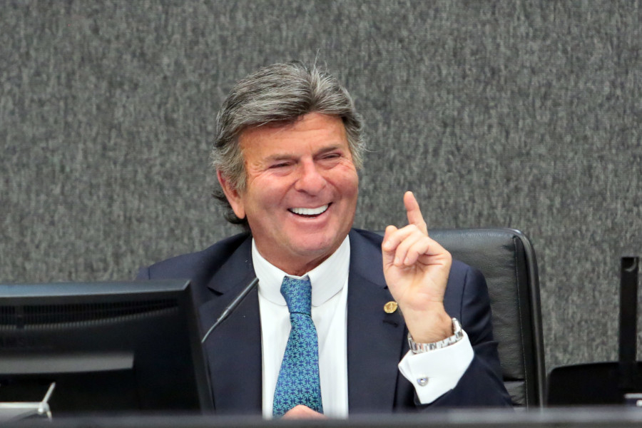 Fux suspende decisão de Dino, proíbe divulgação de fake news sobre Nossa Senhora e restabelece a ordem no TSE
