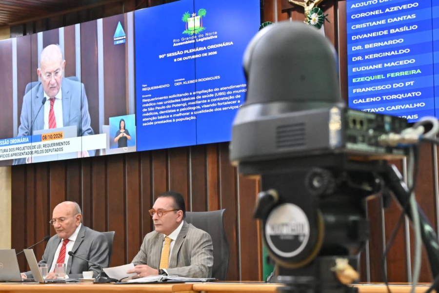 Ezequiel homenageia Glauber Rêgo pela eleição à presidência do TJRN